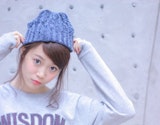 髪型次第でおしゃれにアップグレード♪ニット帽と相性抜群なお団子ヘアアレンジまとめ
