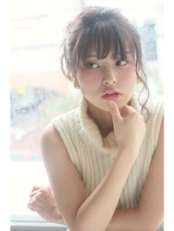 【簡単】アップスタイルで気持ちも上がる?!忙しい朝でもできるアレンジ16選のサムネイル画像