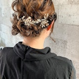 パーティーや披露宴のお呼ばれに♪ミディアムのヘアセットなら美容室にお任せ☆