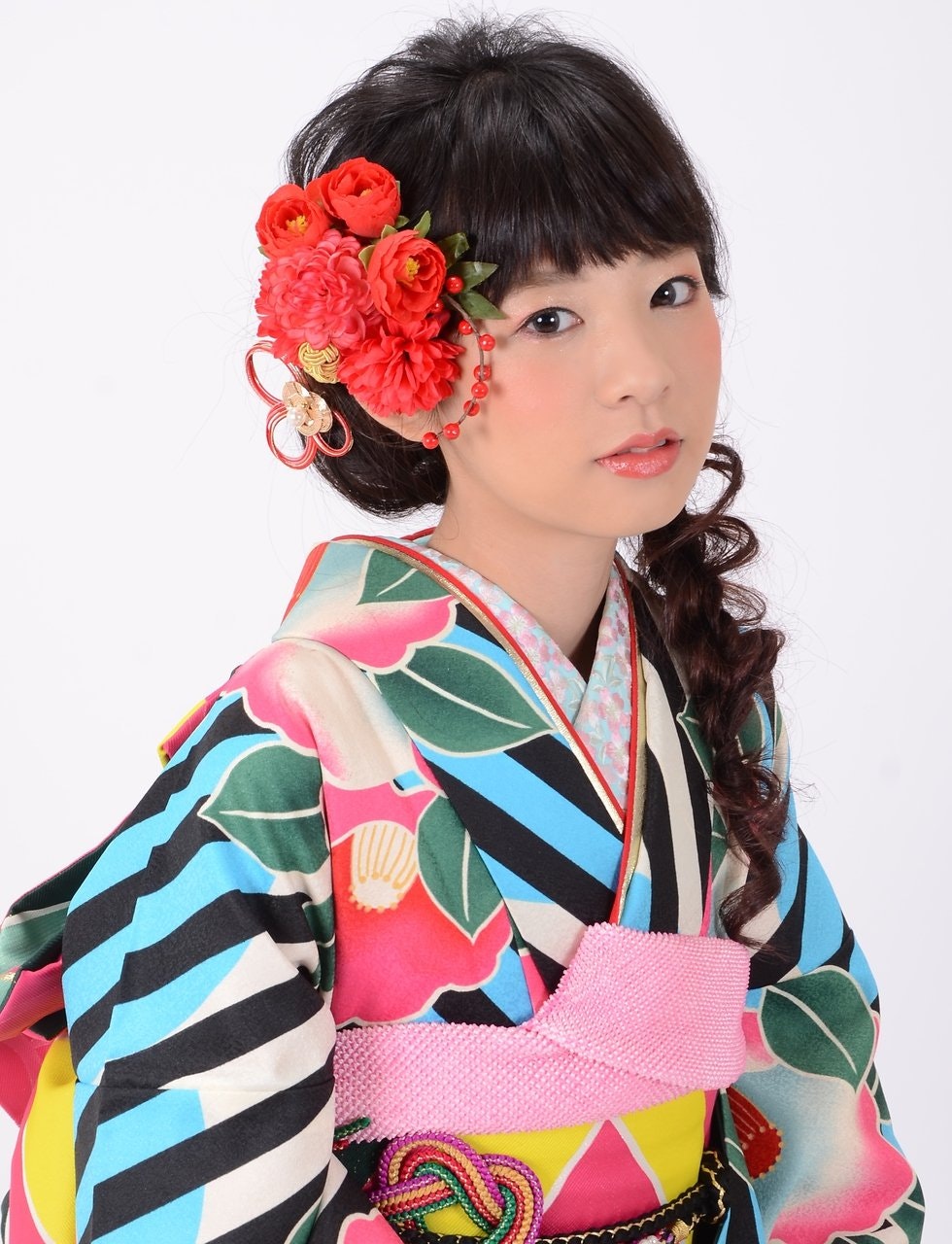 振袖にぴったり 和装向けのサイドアップでかわいく華やかさをまとおう ホットペッパービューティーマガジン 振袖にぴったり 和装向けのサイドアップでかわいく華やかさをまとおう ホットペッパービューティーマガジン