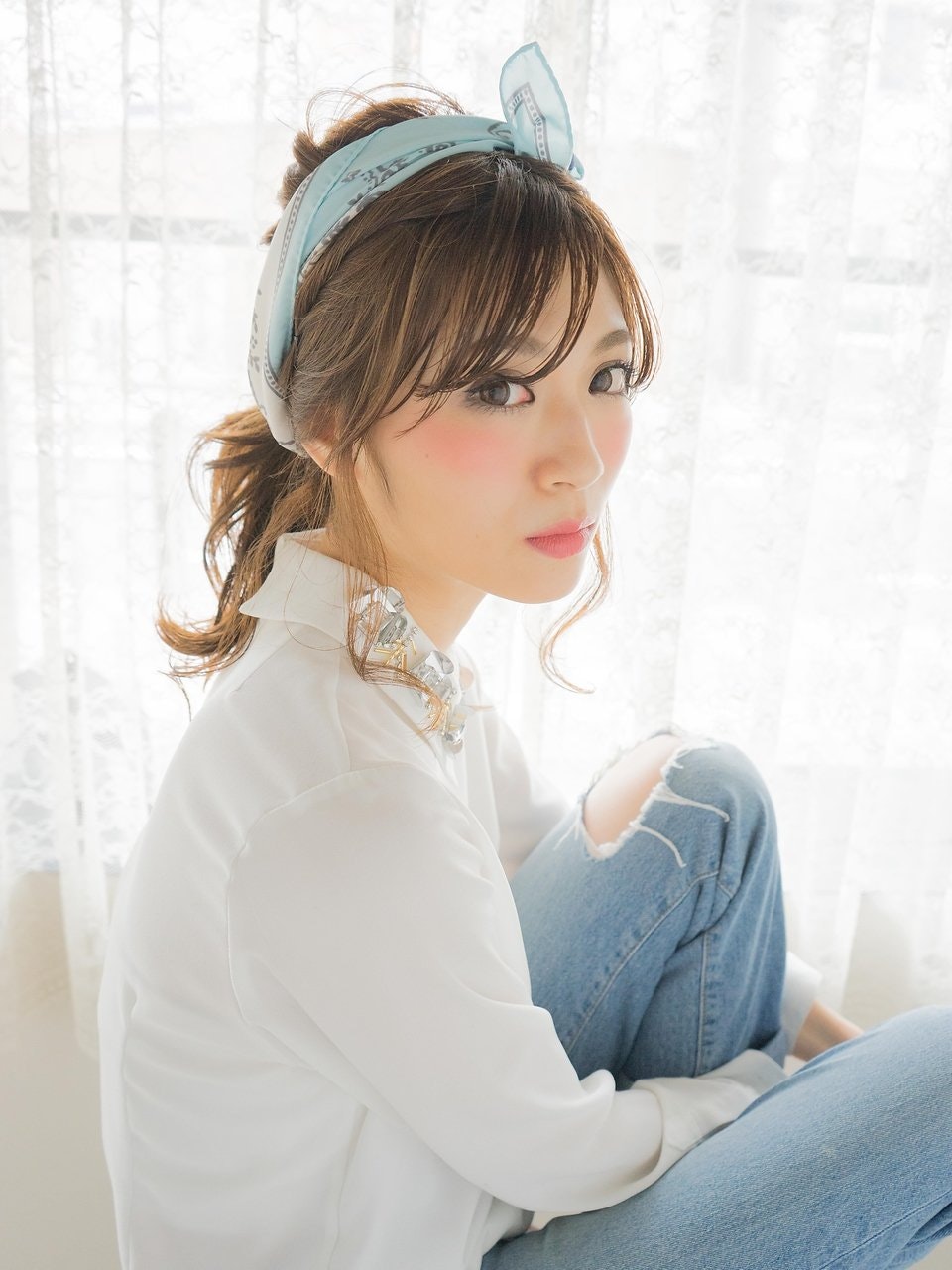 プラスワンアイテムで旬顔を手に入れる スカーフを使ったレトロ 可愛いヘアアレンジ特集 ホットペッパービューティーマガジン プラスワンアイテムで旬顔を手に入れる スカーフを使ったレトロ 可愛いヘアアレンジ特集 ホットペッパービューティーマガジン