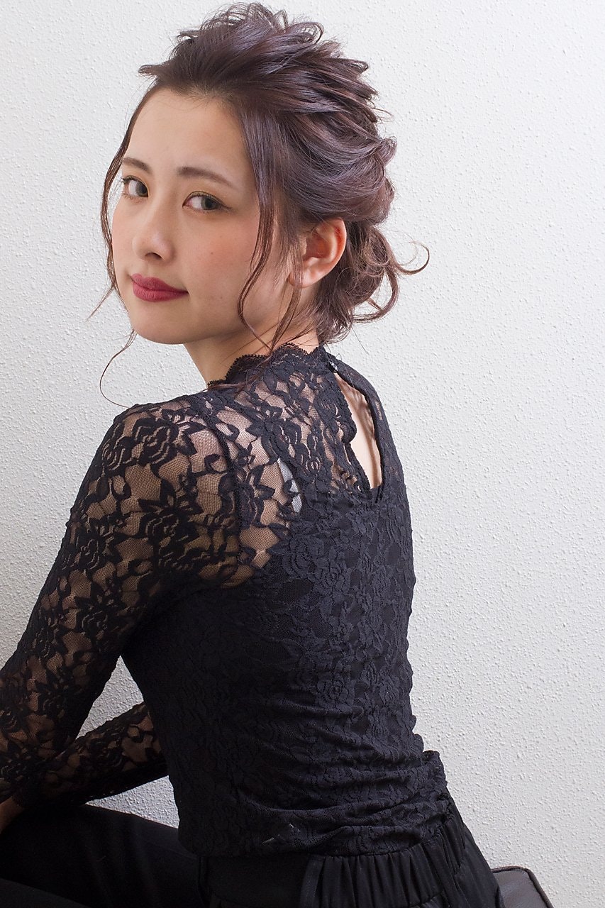 結婚式やパーティーには髪型もとびきりおめかし フォーマルにキメる日のアレンジ集 ホットペッパービューティーマガジン
