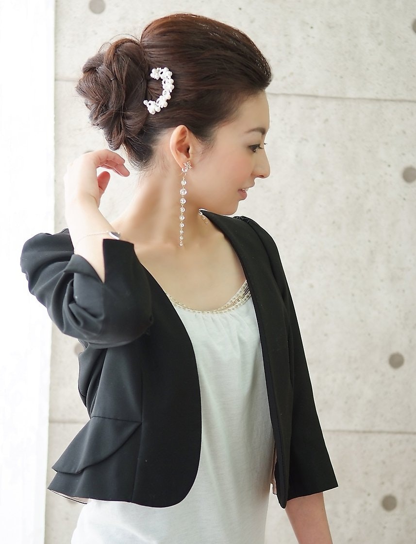 謝恩会におすすめのヘアスタイルとは？フォーマルな場にふさわしい大人の髪型アレンジ集のサムネイル画像