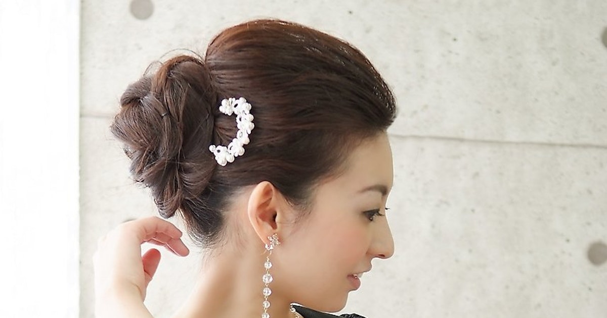 謝恩会におすすめのヘアスタイルとは フォーマルな場にふさわしい大人の髪型アレンジ集 ホットペッパービューティーマガジン 謝恩会におすすめのヘアスタイルとは フォーマルな場にふさわしい大人の髪型アレンジ集 ホットペッパービューティーマガジン