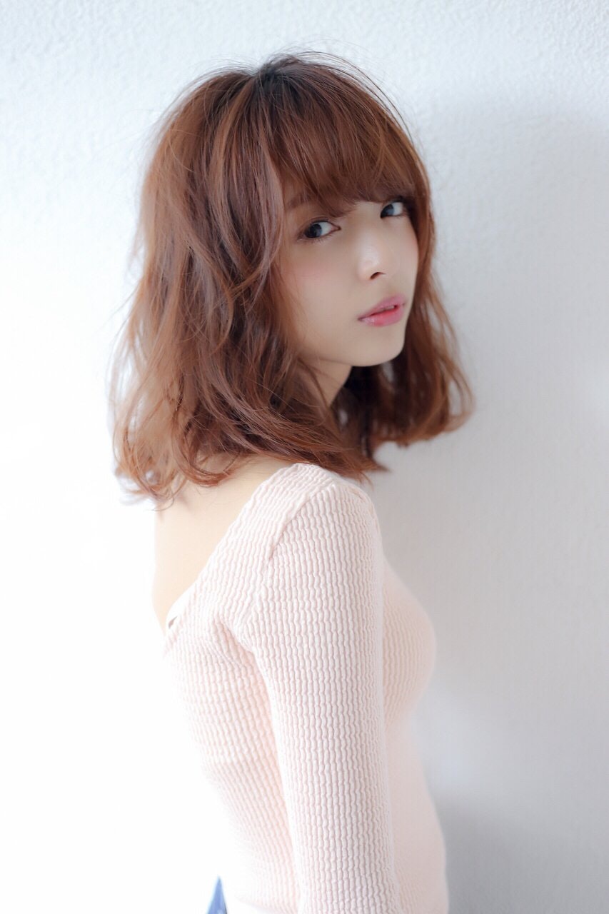 重めのヘアスタイルは抜け感が命♡こなれた印象で女子力アップの”重たすぎない重め”ヘアのサムネイル画像