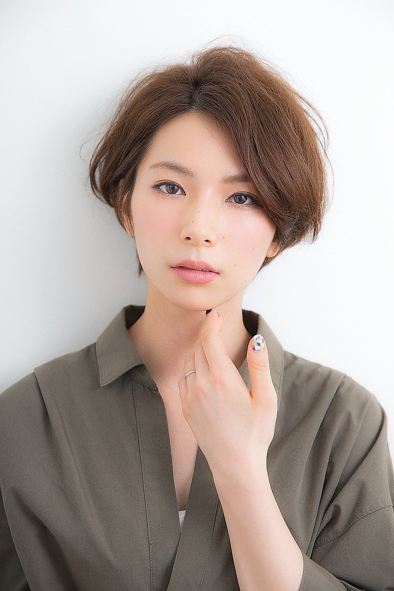 前髪次第でボブの表情が華麗にチェンジ ショートボブが生まれ変わるヘアスタイルアイデア集 ホットペッパービューティーマガジン