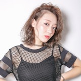 ハリウッド女優も大注目！カーリーヘアで一味違うパーマを楽しもう♪