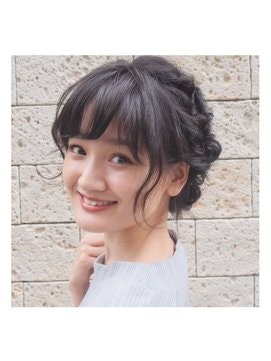 オフィスでも可愛く♡コンサバ系のまとめ髪で会社の華になれちゃうスタイルのサムネイル画像