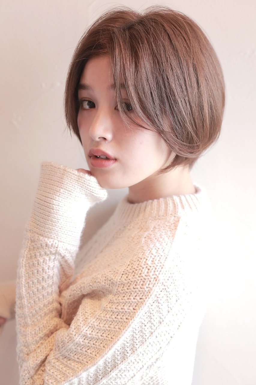 カジュアルなショートヘアで 肩の力を抜いてみない 飾らない私でいられる髪型16選 ホットペッパービューティーマガジン