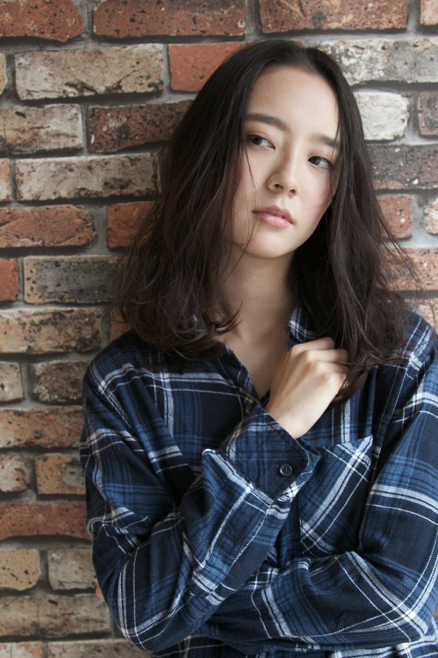 【センター分けの前髪のこなれへア】上品×クール美人な私を手に入れる♡のサムネイル画像