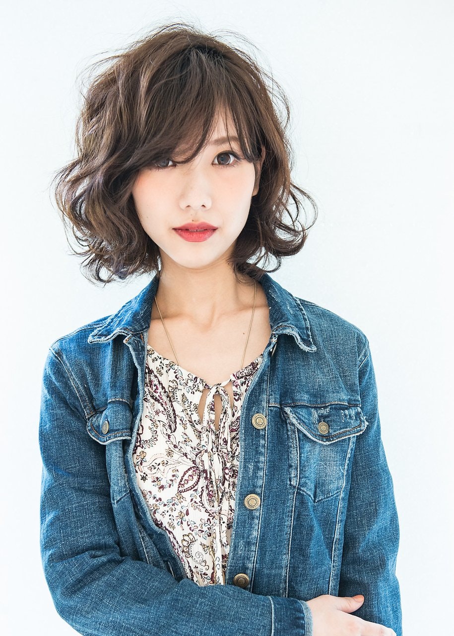 ミディアムヘアは巻き髪でもっと可愛くなれる おすすめの巻き髪スタイルまとめ ホットペッパービューティーマガジン ミディアムヘアは巻き髪でもっと可愛くなれる おすすめの巻き髪スタイルまとめ ホットペッパービューティーマガジン