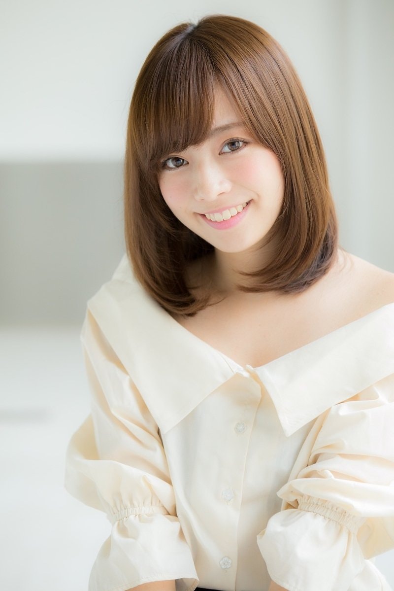 斜めバング で大人可愛く決めよう ショートからロングまで 前髪が決め手のヘアスタイル特集 ホットペッパービューティーマガジン 斜めバング で大人可愛く決めよう ショートからロングまで 前髪が決め手のヘアスタイル特集 ホットペッパービューティーマガジン