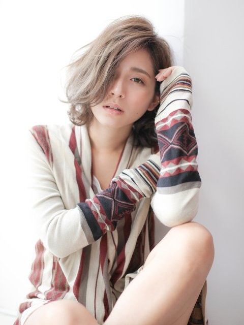 大人女子必見 アップバングでグッと色っぽくなるヘアスタイル16選 ホットペッパービューティーマガジン 大人女子必見 アップバングでグッと色っぽくなるヘアスタイル16選 ホットペッパービューティーマガジン