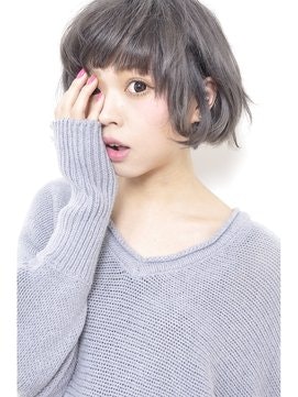 おしゃれなシルバーヘアに挑戦したい♪クール&キュートなヘアカラーであかぬけしよう♡のサムネイル画像