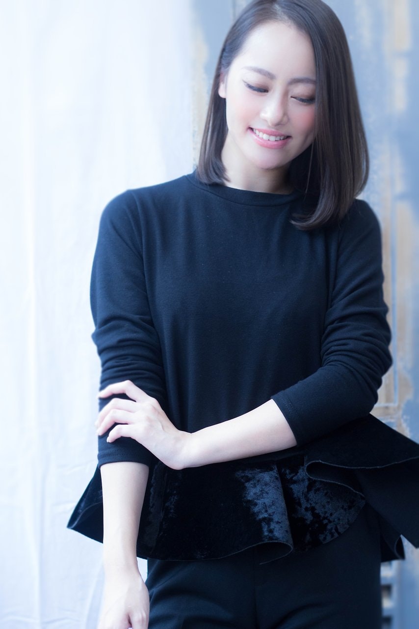ワンレン 凛とした潔さが魅力 ストレートのワンレンヘアカタログ ホットペッパービューティーマガジン ワンレン 凛とした潔さが魅力 ストレートのワンレンヘアカタログ ホットペッパービューティーマガジン