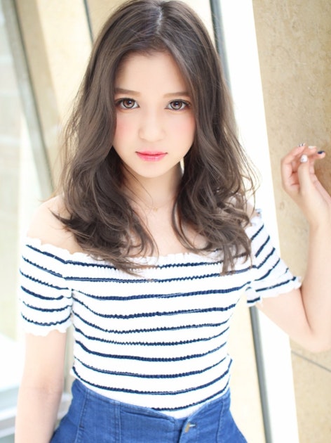 黒髪美女は いいオンナの代名詞 髪色を変えて みんなの視線を独り占めしちゃおう ホットペッパービューティーマガジン