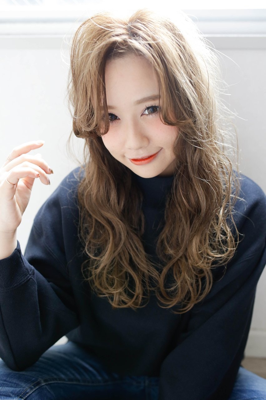 おしゃれな人は始めてる♡いつもの髪をアップグレードする【3Dカラー】ヘアカタログのサムネイル画像