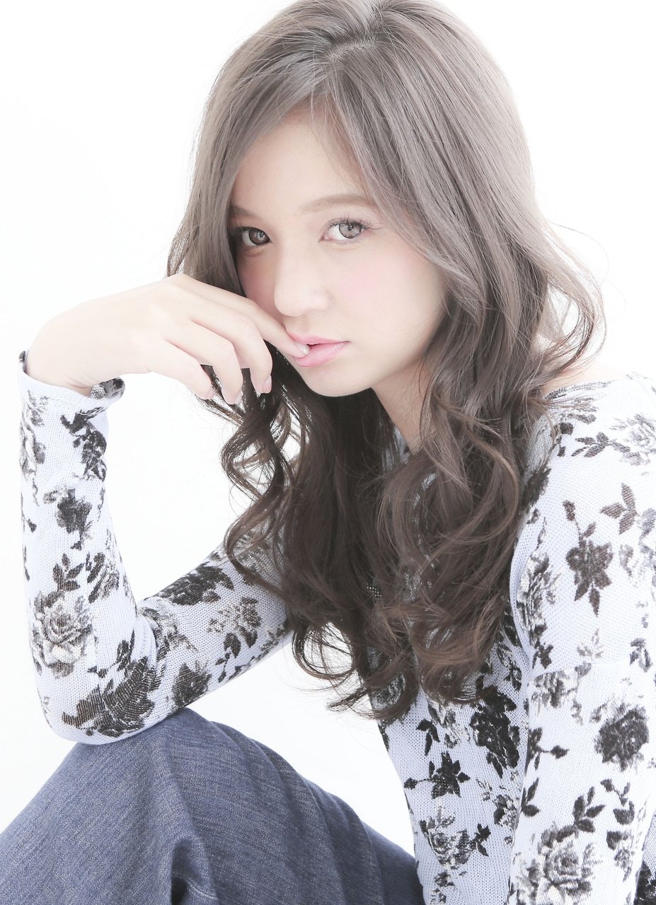 流行の髪色を要チェック!今おすすめしたい3つの最旬ヘアカラーに注目☆のサムネイル画像