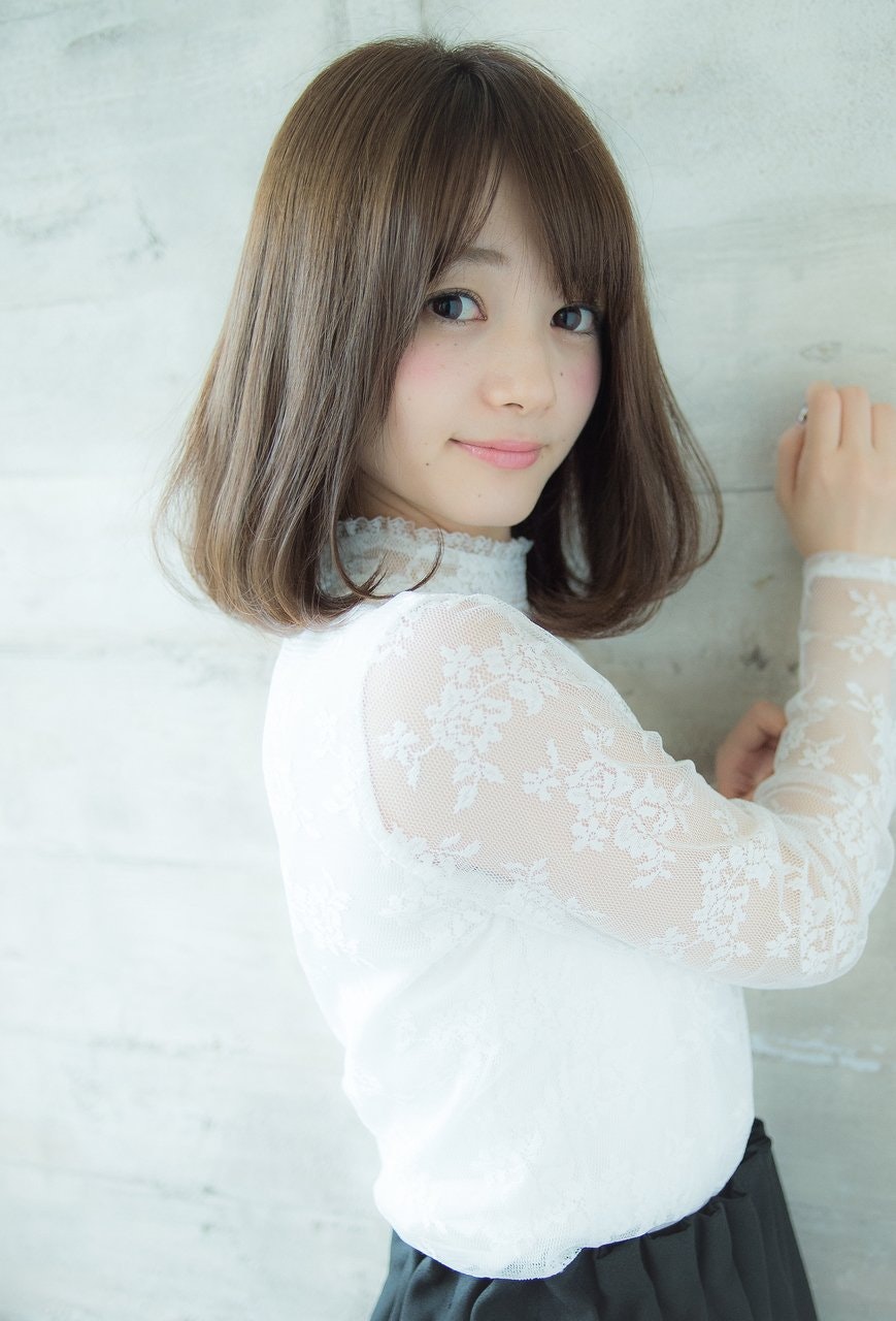 モテたい女子は必見!支持率の高いナチュラルなミディアムヘアで一人勝ち♡のサムネイル画像