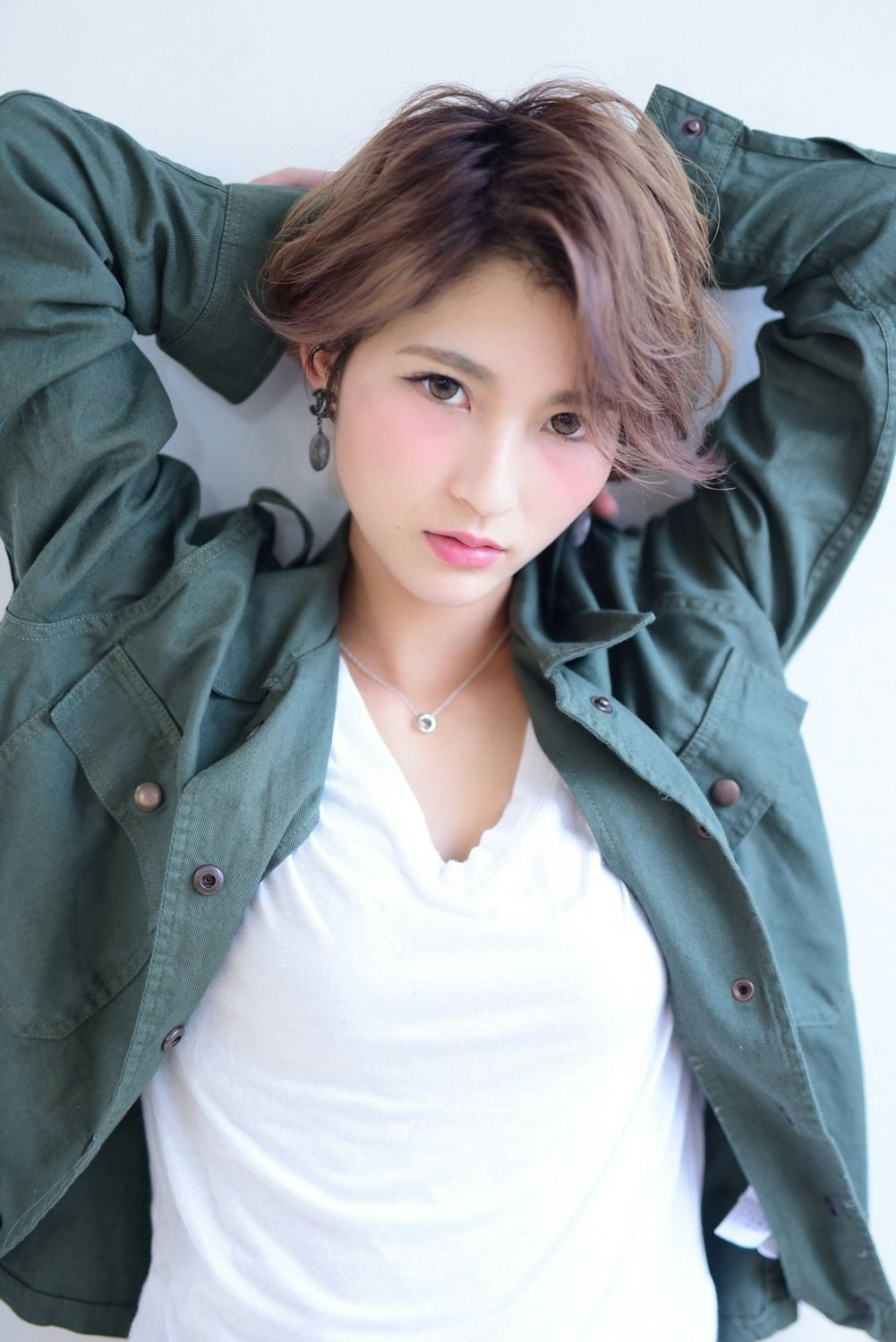 【媚びないスタイルがかっこいい】ジェンダーレスな辛口ショートヘアを大特集☆のサムネイル画像