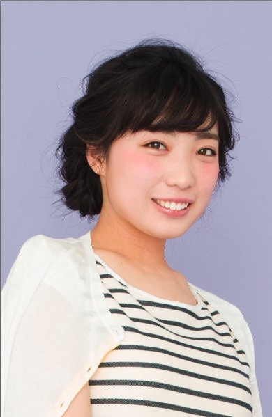 パーティーや卒業式の髪型に♡不器用さんでもできる簡単シニヨンアレンジのサムネイル画像