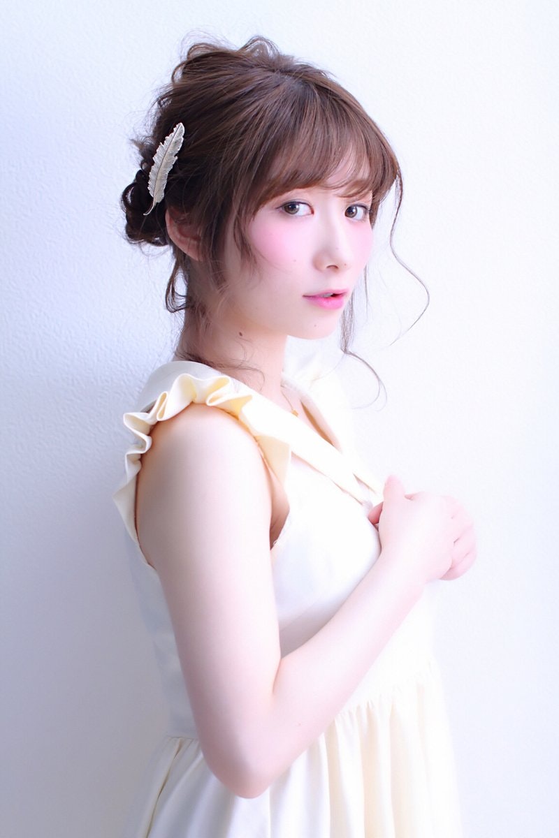 編み込みでおしゃれに決めよう♪基本の作り方からおすすめヘアアレンジまでご紹介!のサムネイル画像