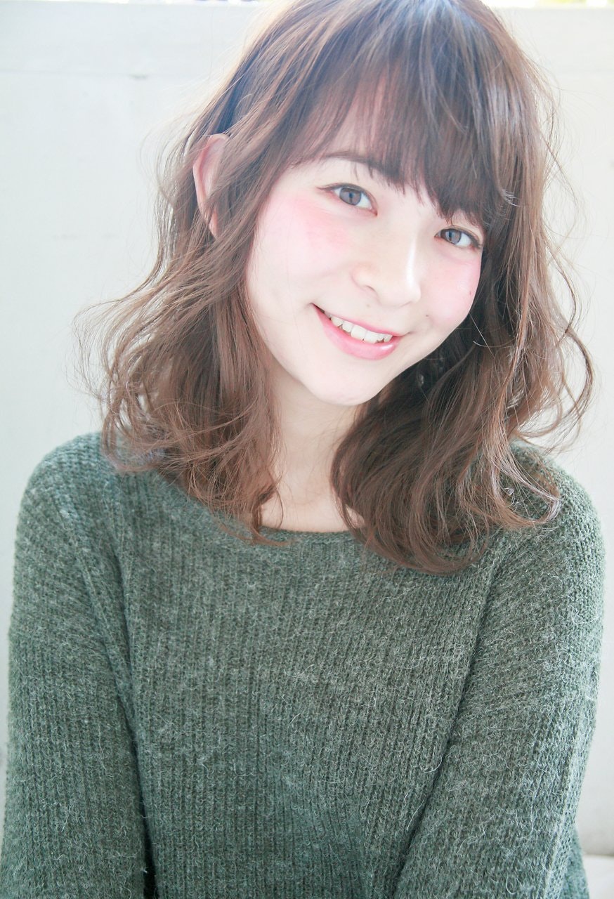 ナチュラルさがかわいい ゆるふわ感 でイマドキのヘアスタイルに変身 ホットペッパービューティーマガジン ナチュラルさがかわいい ゆるふわ感 でイマドキのヘアスタイルに変身 ホットペッパービューティーマガジン