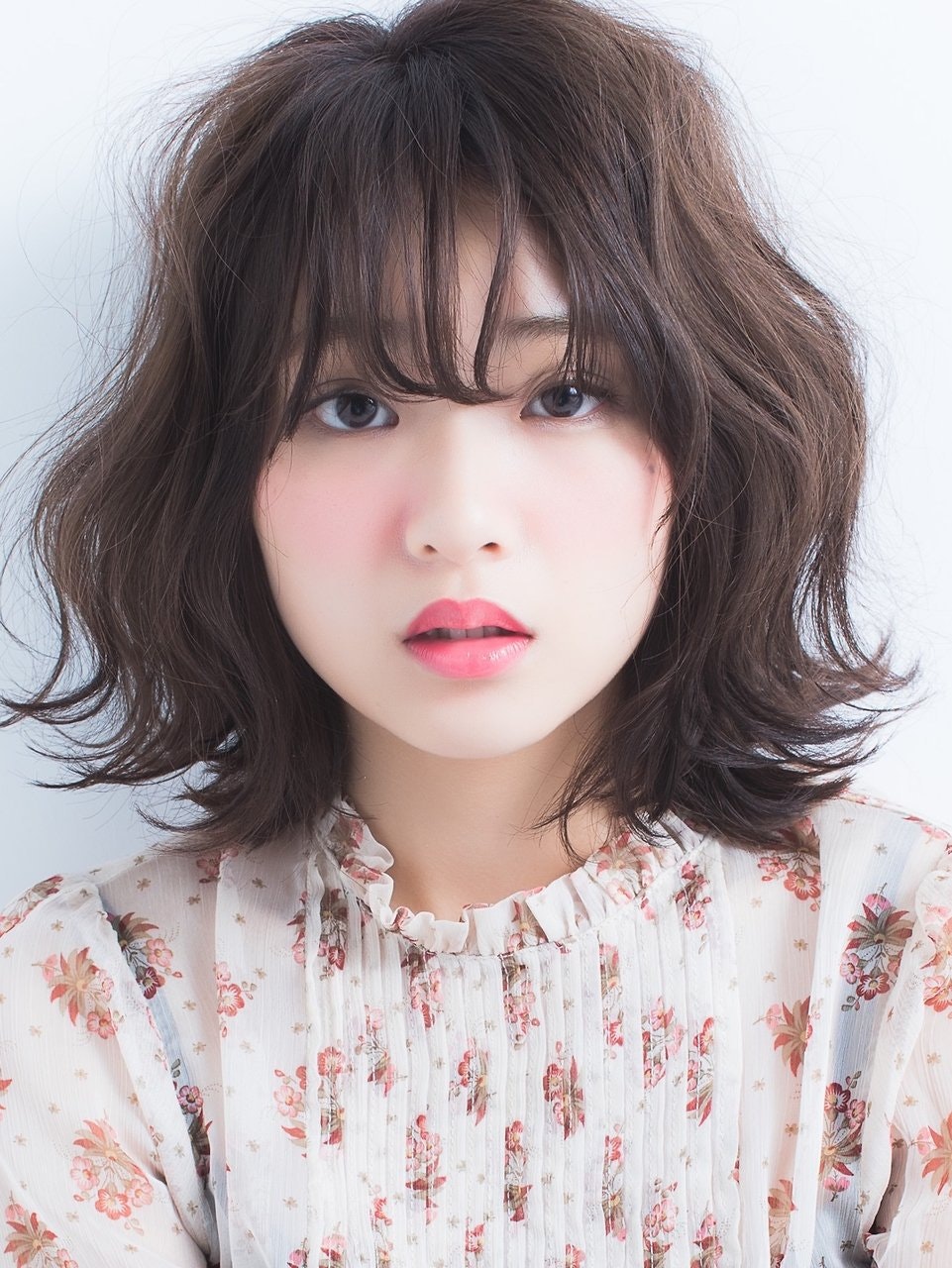 透明感を味方につける アッシュで作る抜け感たっぷりなおしゃれヘアまとめ ホットペッパービューティーマガジン