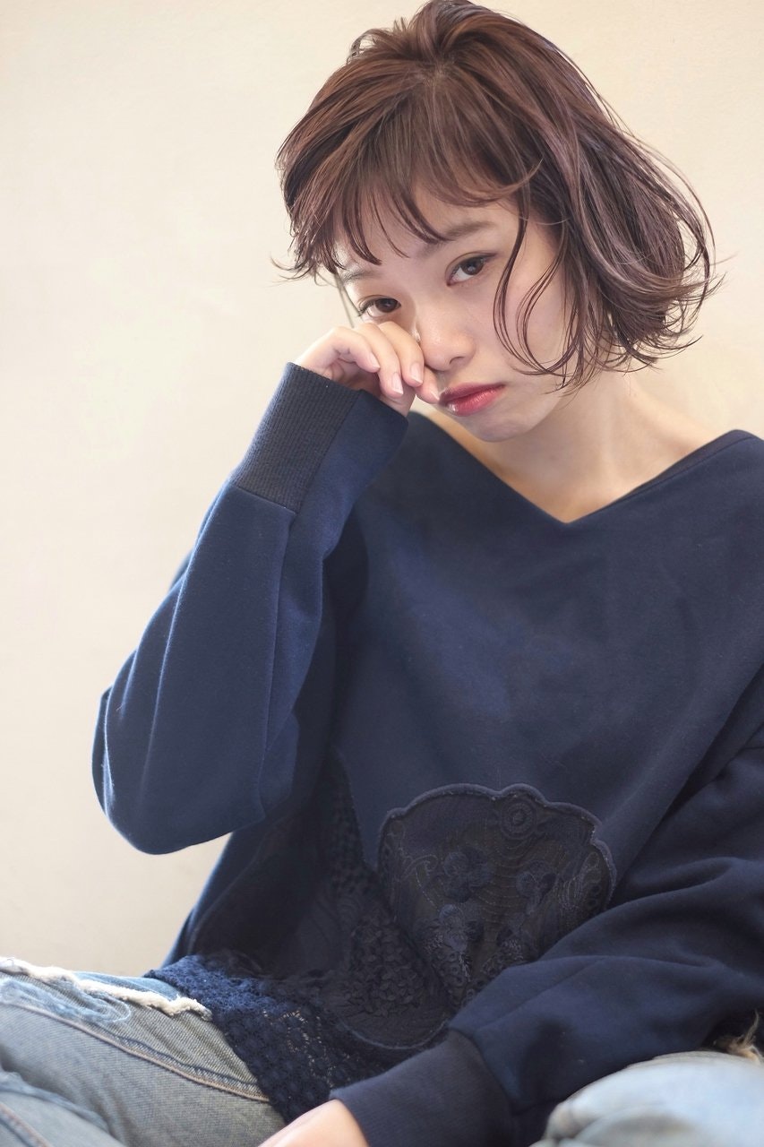 クセ毛さんの時代が来た!髪質を生かした「ふんわりボブ」でトレンドの真ん中を行こう♪のサムネイル画像