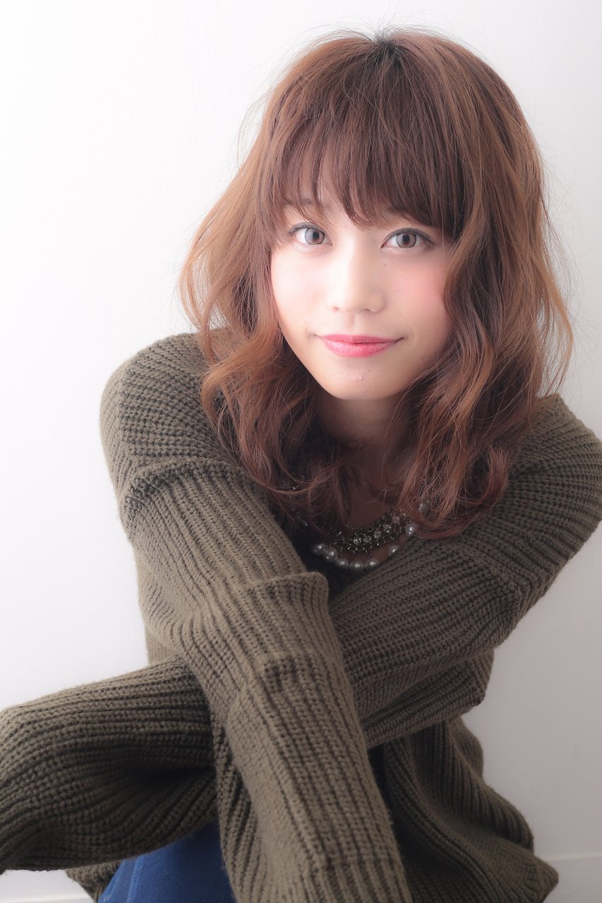 やっぱり清楚が好き♡好感度アップの上品なミディアムヘア16選のサムネイル画像