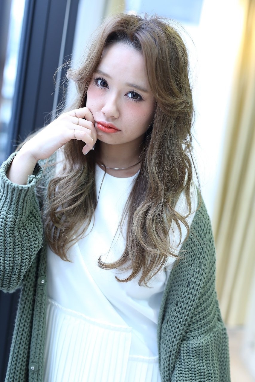 【なりたいイメージ別】ウェーブヘアの魅力をもっと引きだす髪型カタログのサムネイル画像