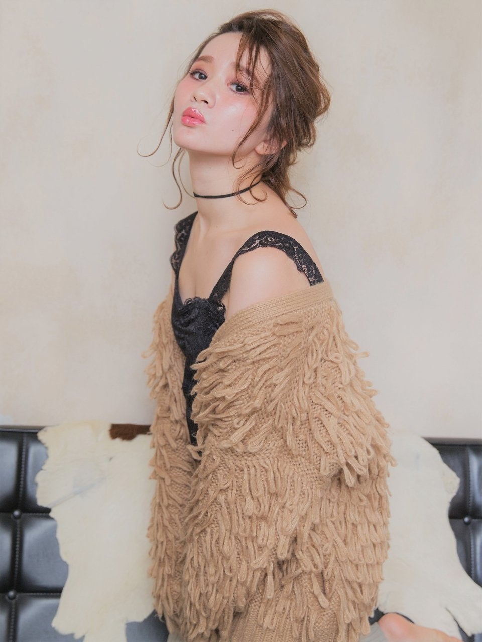 ゆるウエーブだから可愛く作れる♡大人のためのフェミニンなヘアアレンジ集のサムネイル画像