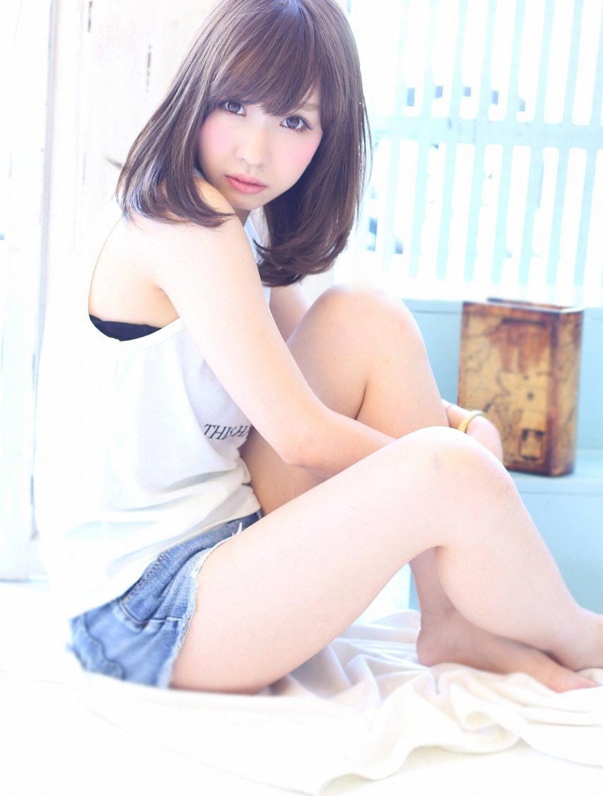 外国人風の“透け感”が魅力的!「スケルトングレー」の髪型特集のサムネイル画像