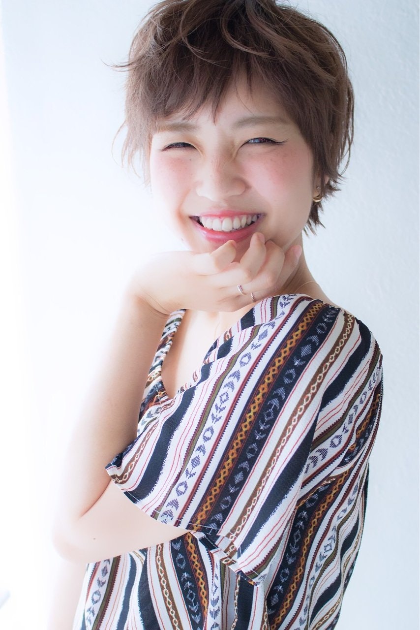 髪色でおしゃれにイメチェン ボーイッシュなショートヘアをもっと楽しもう ホットペッパービューティーマガジン