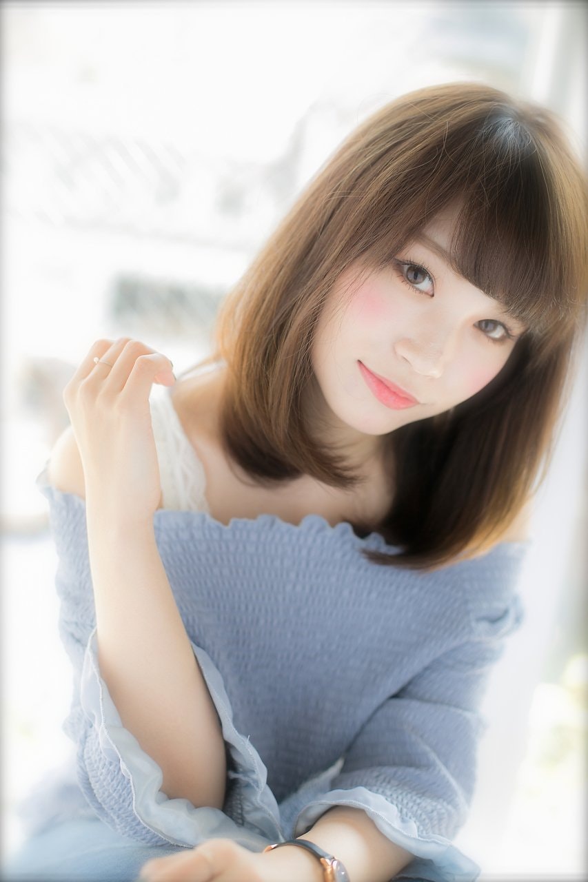 髪 が 綺麗 な 女性 印象