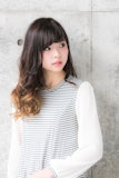 ワンカラーに飽きたらコレ！個性的なグラデーションカラーでつくるクールな私♡