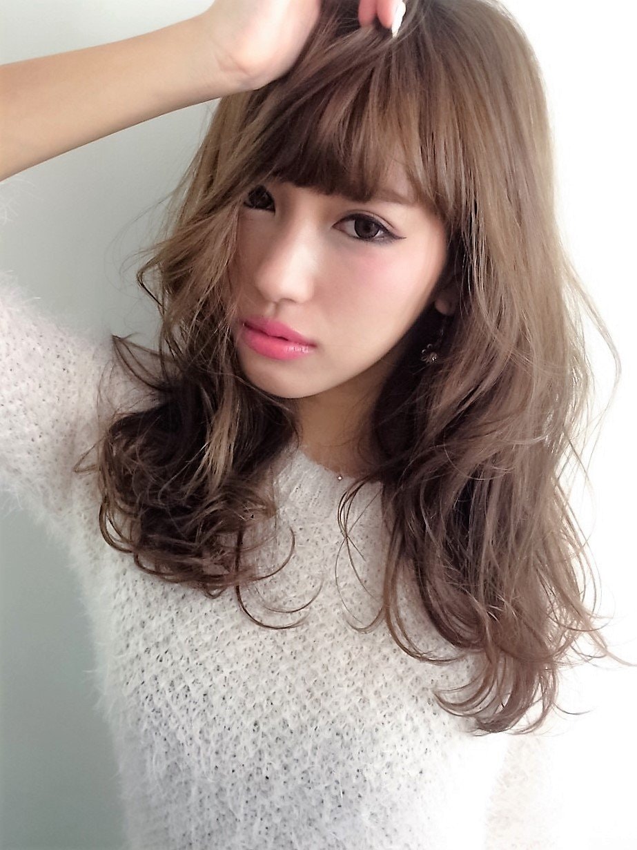 セクシーで魅力たっぷりになれる♡セミロングヘアスタイル大特集のサムネイル画像