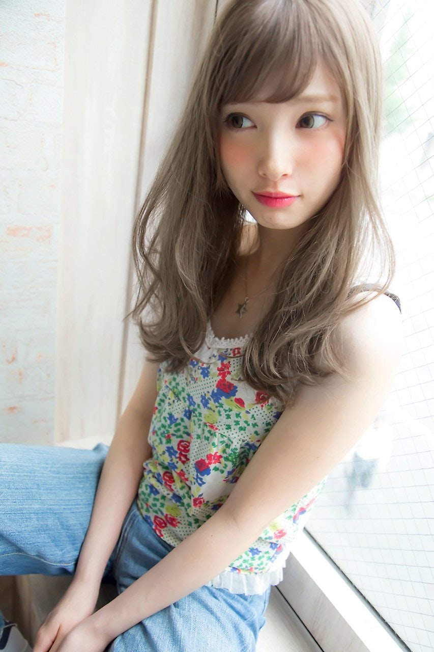 外国人風ヘアは髪色で叶えよう 憧れの透明感と柔らかさが手に入るカラー集 ホットペッパービューティーマガジン
