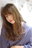 無造作カールで一気に垢抜ける！質感重視のヘアスタイルでオシャレ女子を目指そう♡