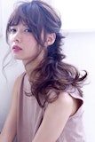 ヘアアレンジもアシンメトリーで！角度によって表情の変わる、秘密のときめきアレンジ♡