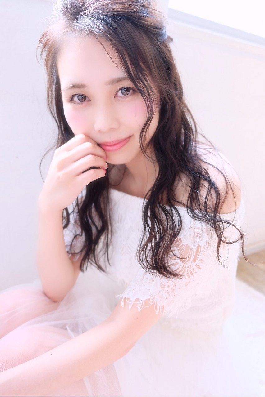 こんなに素敵 お呼ばれにおすすめなダウンスタイルまとめ ホットペッパービューティーマガジン こんなに素敵 お呼ばれにおすすめなダウンスタイルまとめ ホットペッパービューティーマガジン