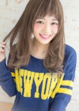 ハイトーンで憧れの髪色を手に入れる！大人女子にもおすすめのおしゃれなヘアスタイル