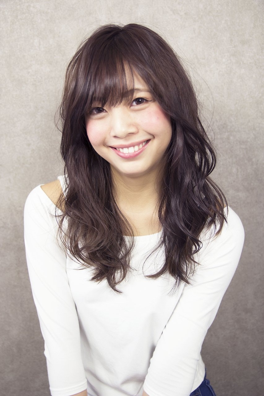 巻き髪で大人っぽい自分に変身しよう おすすめ巻き髪スタイルまとめ ホットペッパービューティーマガジン 巻き髪で大人っぽい自分に変身しよう おすすめ巻き髪スタイルまとめ ホットペッパービューティーマガジン