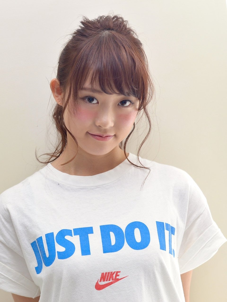 横髪あり でもっと可愛く ポニーテールをもっとおしゃれに楽しむアレンジ方法 ホットペッパービューティーマガジン 横髪あり でもっと可愛く ポニーテールをもっとおしゃれに楽しむアレンジ方法 ホットペッパービューティーマガジン