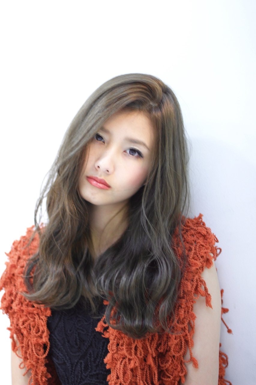 モードな黒髪はいかが?凛とした雰囲気が魅力のブラックカラーがおすすめ♡のサムネイル画像