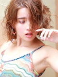 ふんわり可愛い♪ワッフル風のウェーブたっぷりヘアでガーリーに仕上げよう♡