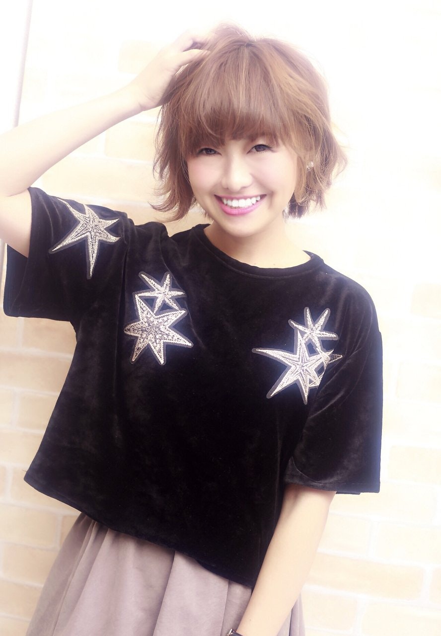 思わず視線が釘付けに!?耳だしヘアスタイルで男性の心をわしづかみ♡のサムネイル画像