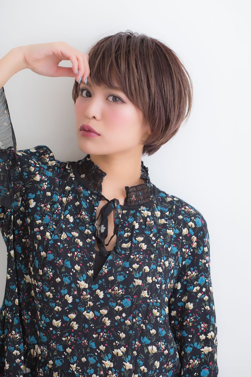 個性的な髪型はカットが重要☆トレンドをおさえて最旬クールビューティーを手に入れよう♪のサムネイル画像