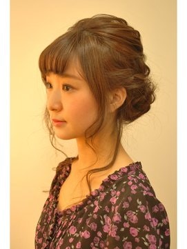 ギブソンタックでセレブを気取る♪大人が華やぐヘアアレンジカタログまとめのサムネイル画像