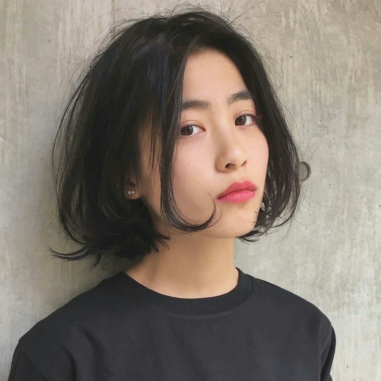 黒髪ボブを優しい印象に ふんわり感をプラスした大人のボブカタログ ホットペッパービューティーマガジン